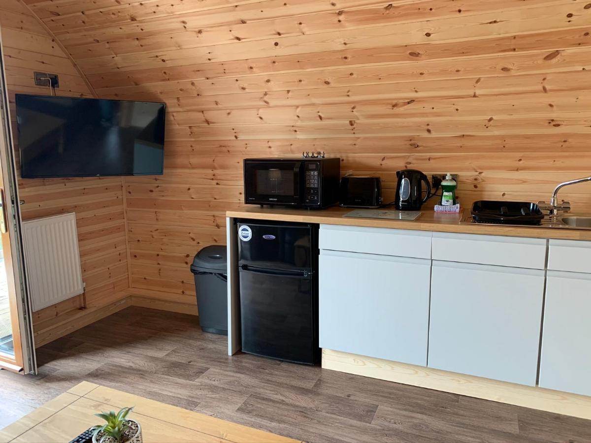 Pond View Pod 3 With Private Hot Tub -Fife - Loch Leven - Lomond Hills Villa Kelty Exterior photo